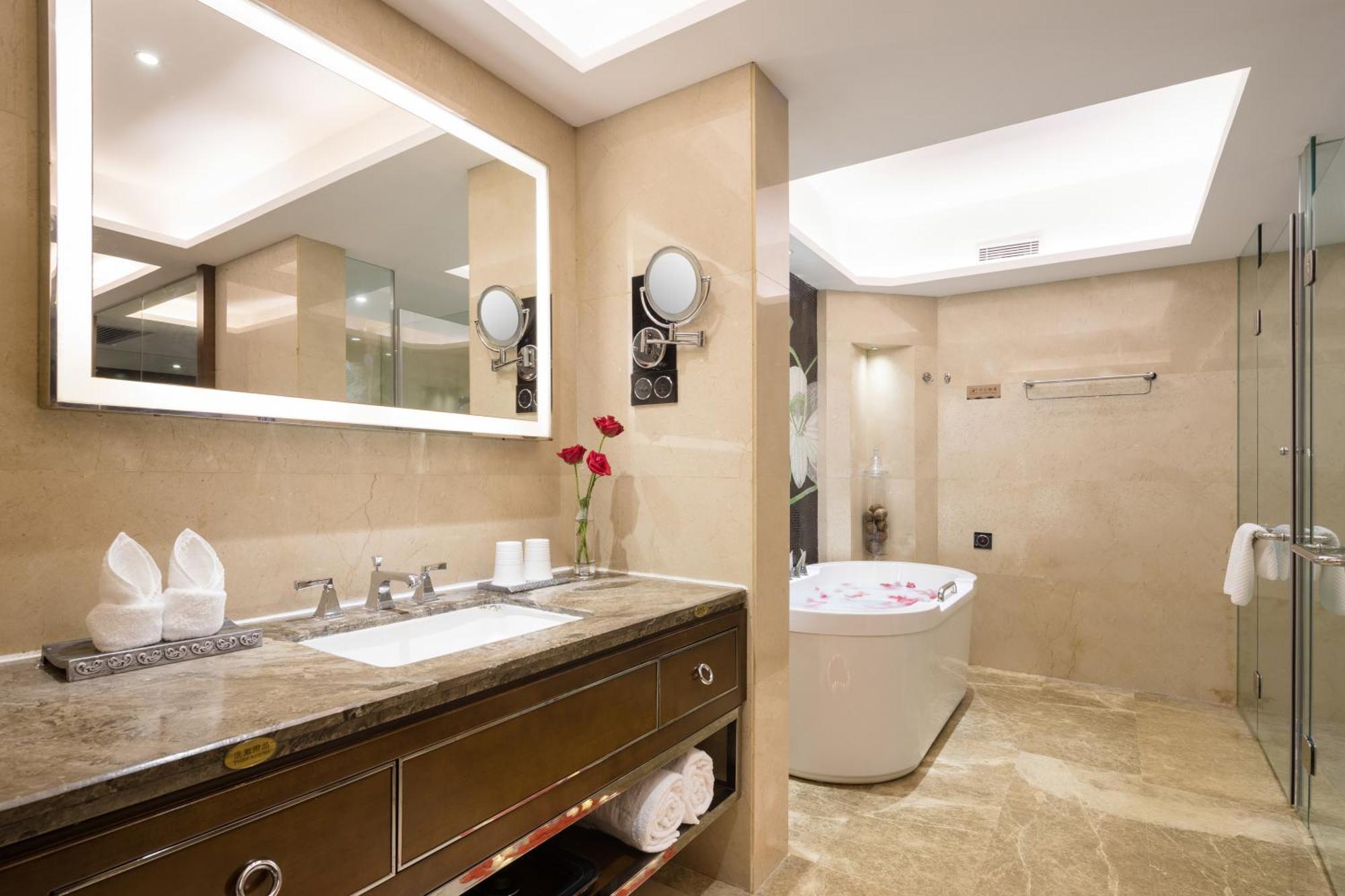 Maoming International Hotel Exterior photo